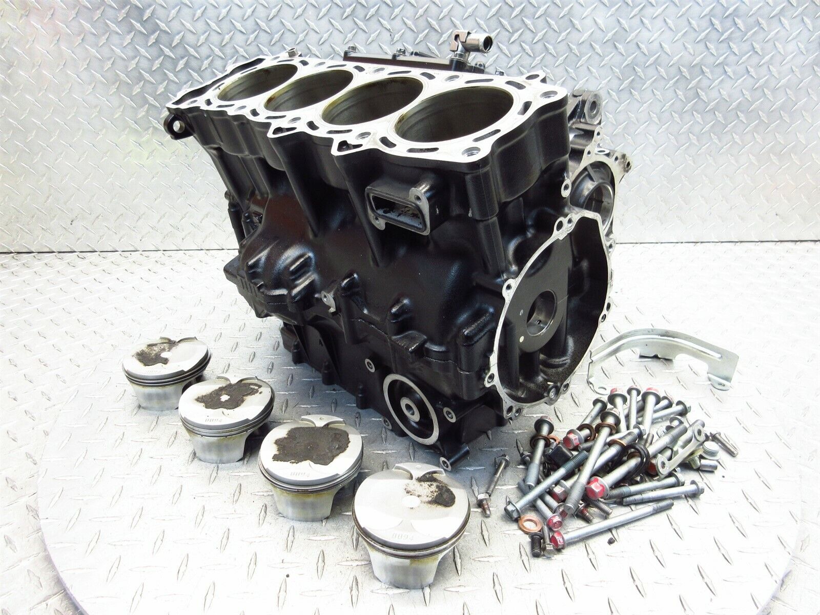 2009 08-11 Kawasaki Ninja ZX14 ZX1400 Crankcase Crank Case 2009 08-11 Kawasaki Ninja ZX14 ZX1400 Crankcase Crank Case