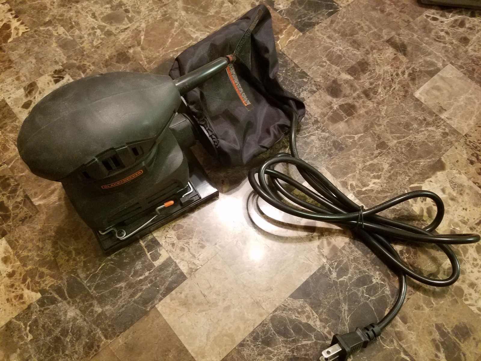 Black Decker Sheet Sanders BDEQS15C 1/4 Sheet Sander, 1.5 Amp BRAND NEW no box