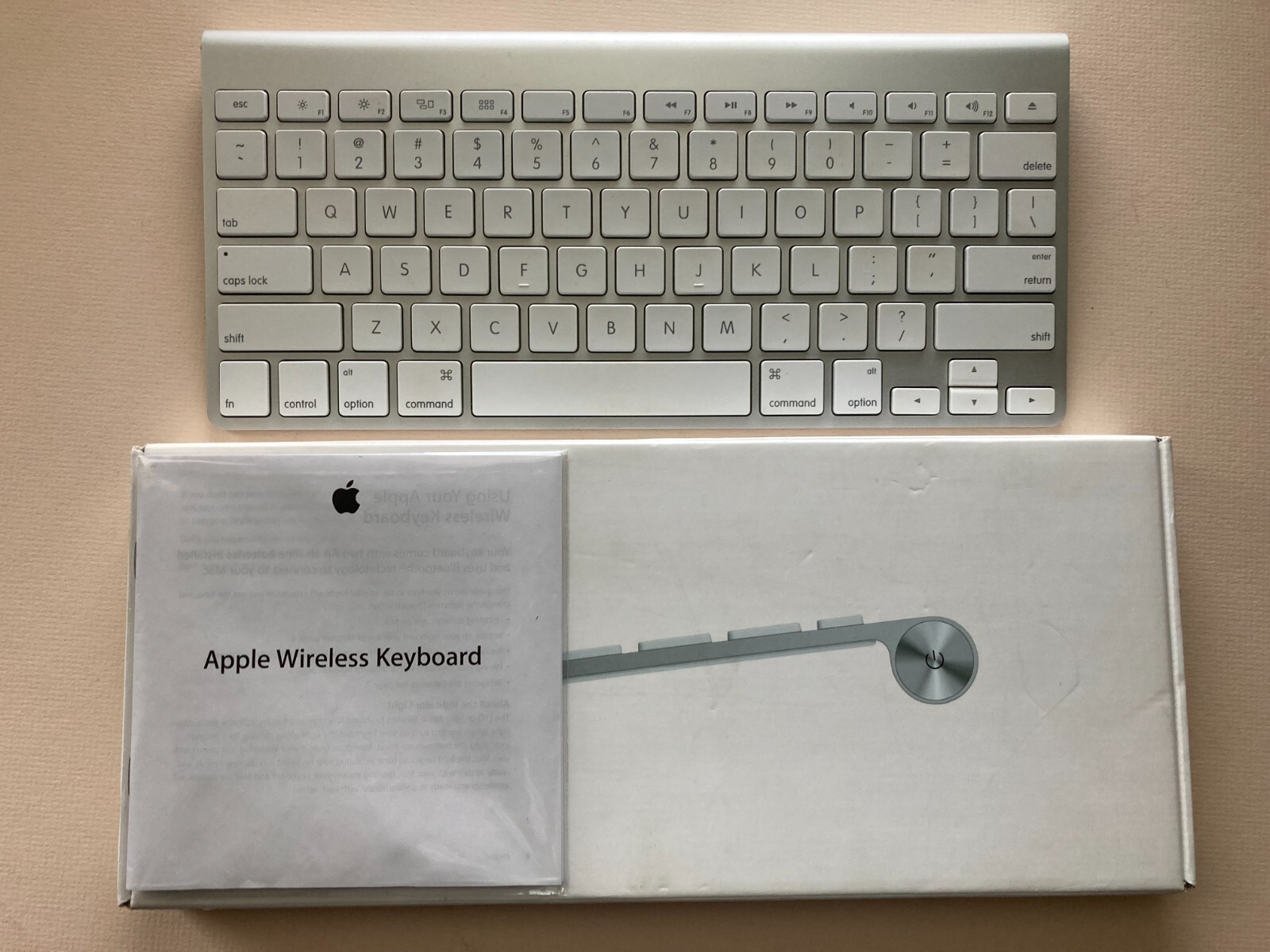 Apple Wireless & Bluetooth Keyboard - MC184ll/b – Model