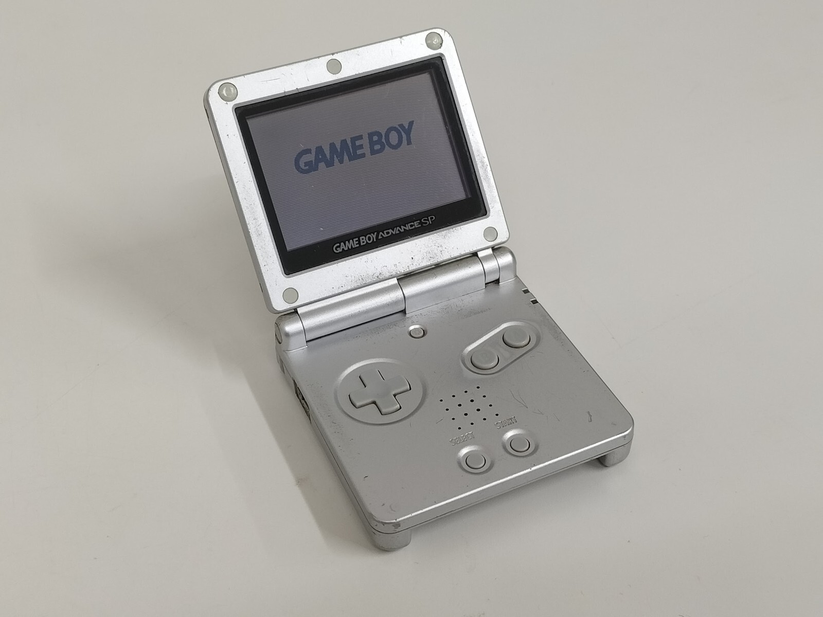 Nintendo Game Boy Advance SP シルバー Amazon.com: Nintendo Game Boy Advance SP Console- Silver