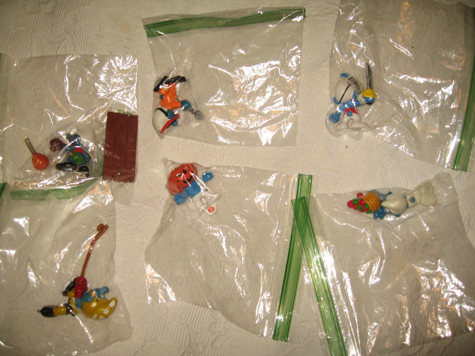 Smurfs - 47 Smurfs and a boat