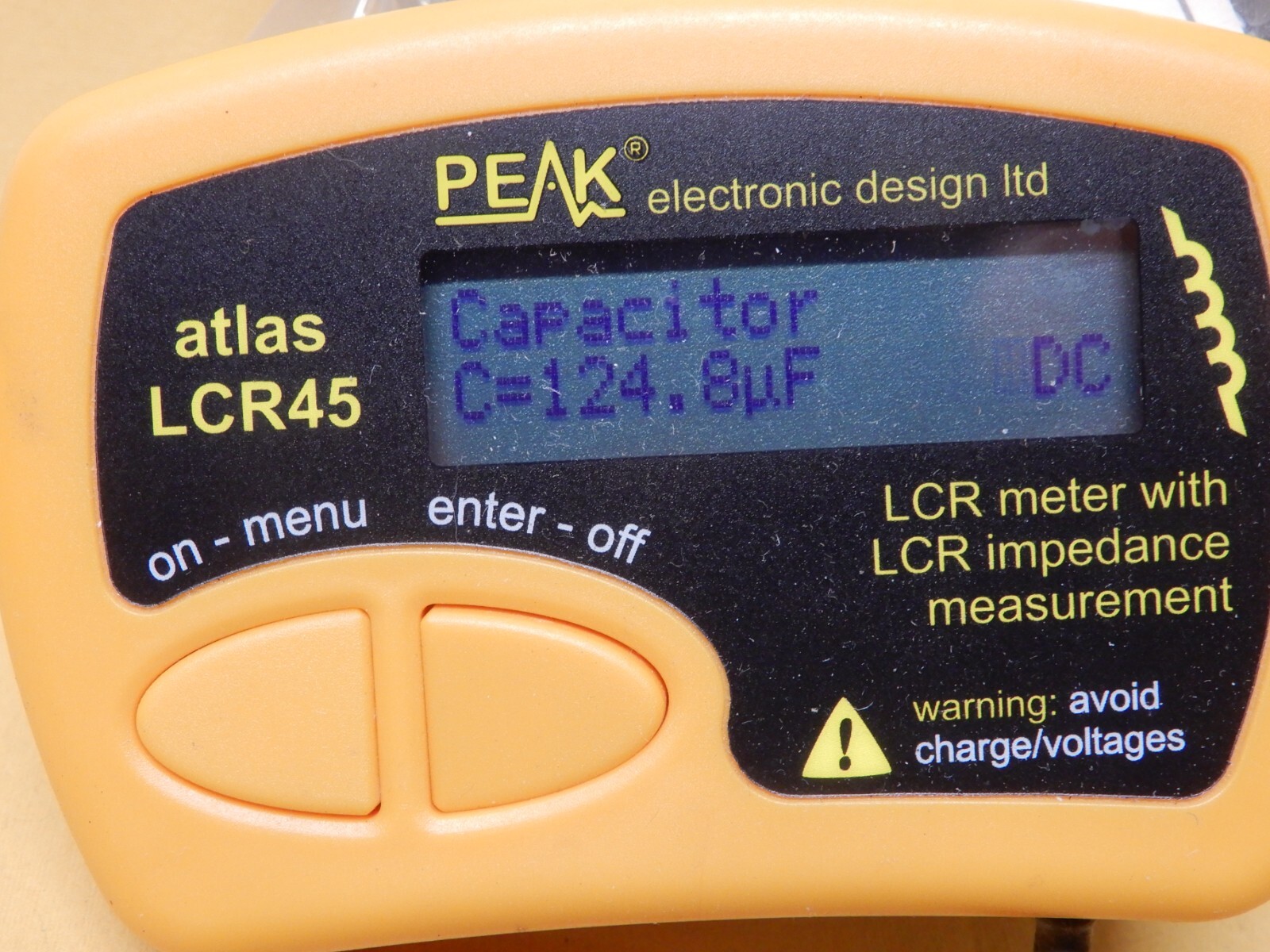 Illinois Capacitor 100uf 25V Electrolytic Capacitors Qty 100 107RAR025A