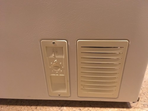 Chest Style Deep Freeze - LOCAL PICKUP ONLY!