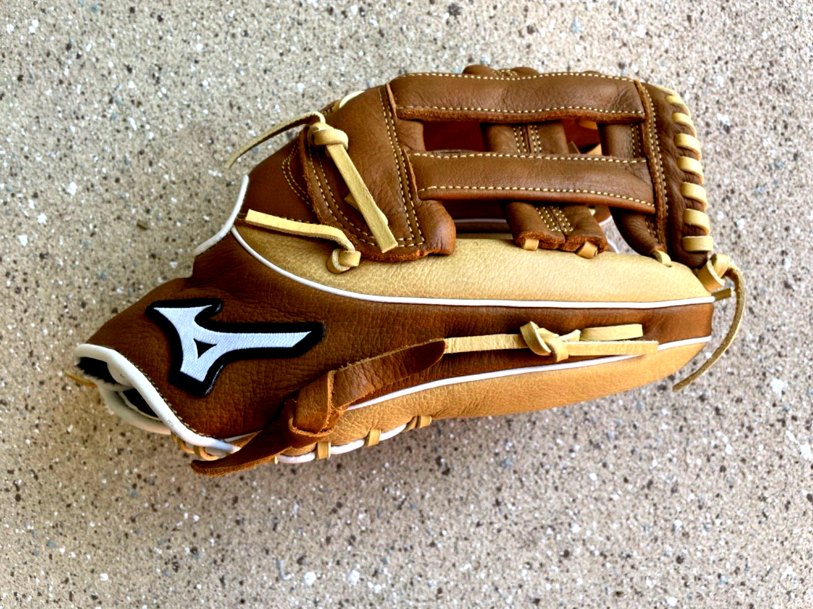 Mizuno franchise 11.75 baseball sale glove