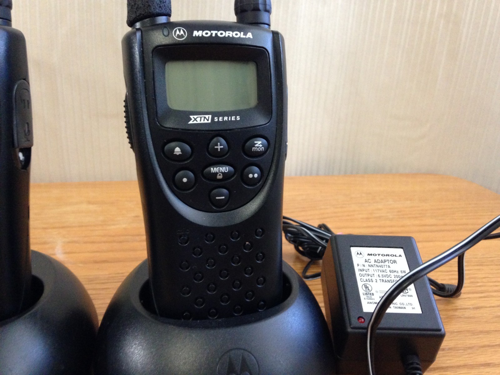lot of 2 x MOTOROLA XTN XV2600 IN GOOD WORKING CONDITION !!!!!