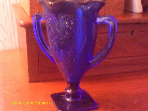 RARE 1920s L.E. SMITH GLASSWARE GLASS COLBALT BLUE LOVING CUP VASE TROPHY NYMPHS