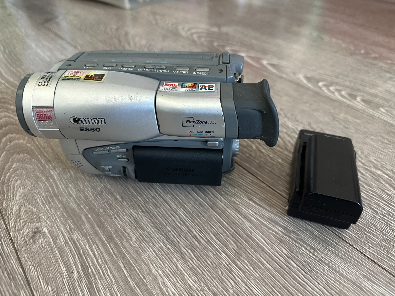 Canon - Canon VideoHi8 ビデオカメラ　ES2500A ES2500 - Canon Camera Museum