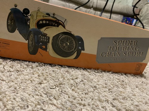 Pocher Alfa Romeo Spider Touring Gran Sport 1932 Kit K 73 1/8 Scale Model