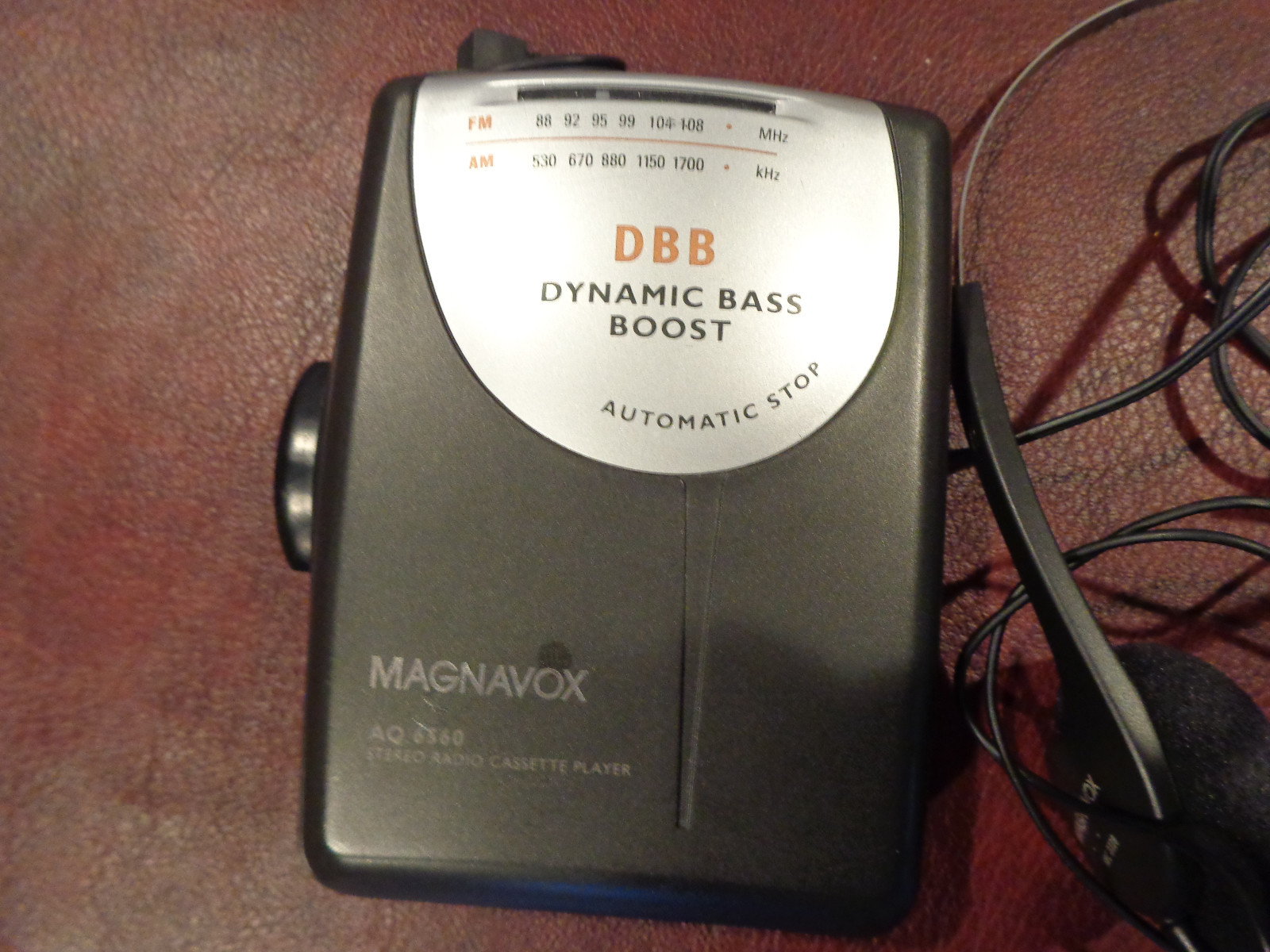 Magnavox AQ6560 Cassette Player AM/FM Stereo Tuner Bass Boost w/ Headphones