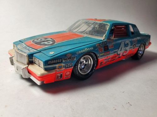 ミニカー #44 Pontiac Grand Prix 1973 Pontiac Grand AM, Golden Olive Green Metallic - Johnny