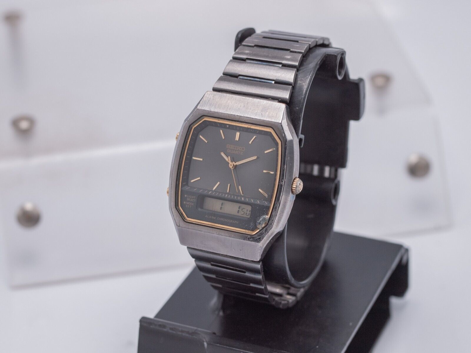 1992 - Seiko H601-5479 Men's 33mm Ana Digi Black Wrist Watch 1992 - Seiko H601-5479 Men's 33mm Ana Digi Black Wrist Watch
