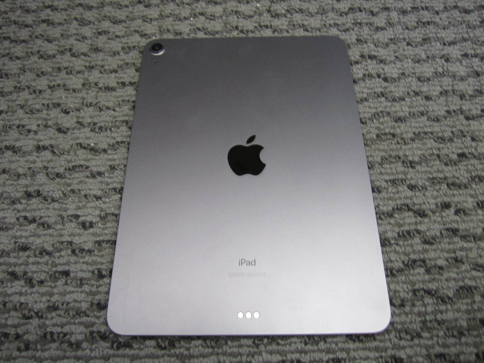 Apple iPad Air 4th Gen. 64GB or 256GB Wi-Fi, 10.9 -Grade C Apple iPad Air 4th Gen. 64GB or 256GB Wi-Fi, 10.9 -Grade C