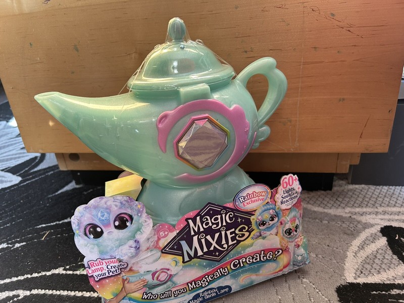 Magic Mixies Magic Genie Lamp w/Interactive 8" Rainbow Magic Plush