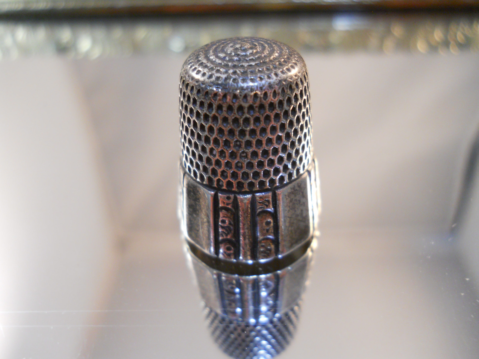 ANTIQUE SIMONS STERLING SILVER COLLECTIBLE SEWING THIMBLE SIZE 10 PANEL & SCROLL