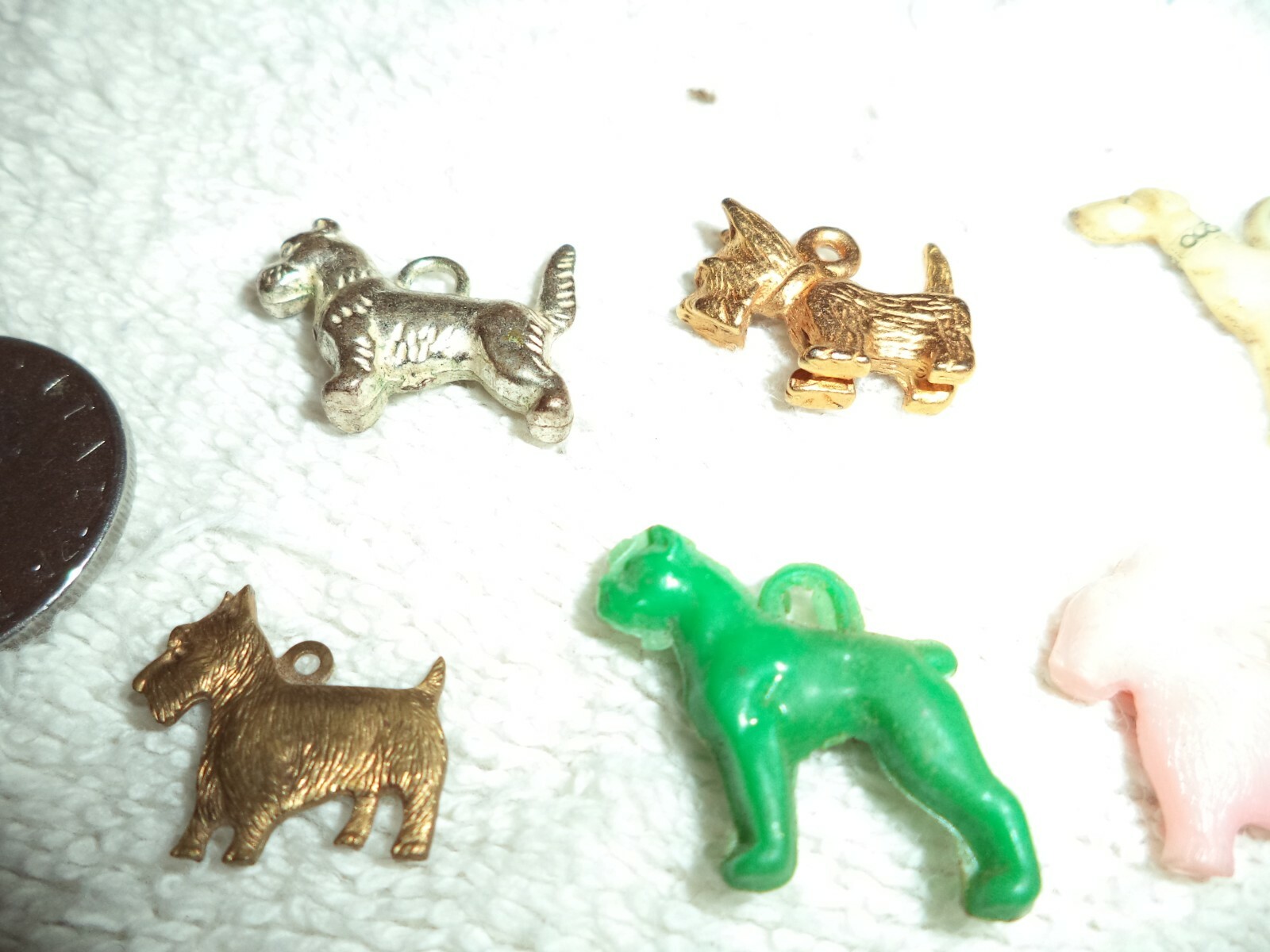 Vintage Lot of 7  Plastic & metal  Cracker Jack Gumball Toy Charms , Dogs