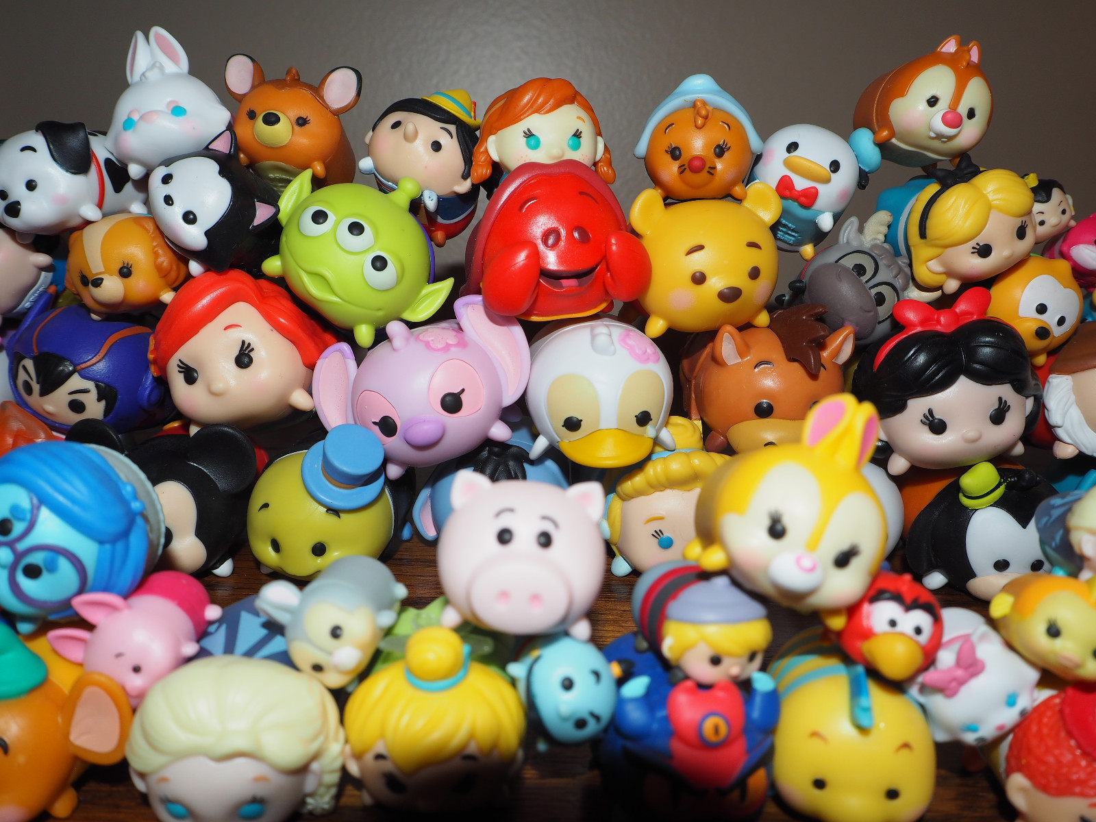 Дейл игрушка. Тсум тсум дисней игрушки. Тсум тсум дисней игрушки. Disney tsum tsum фигурки. Игрушки дисней tsum tsum tsum.