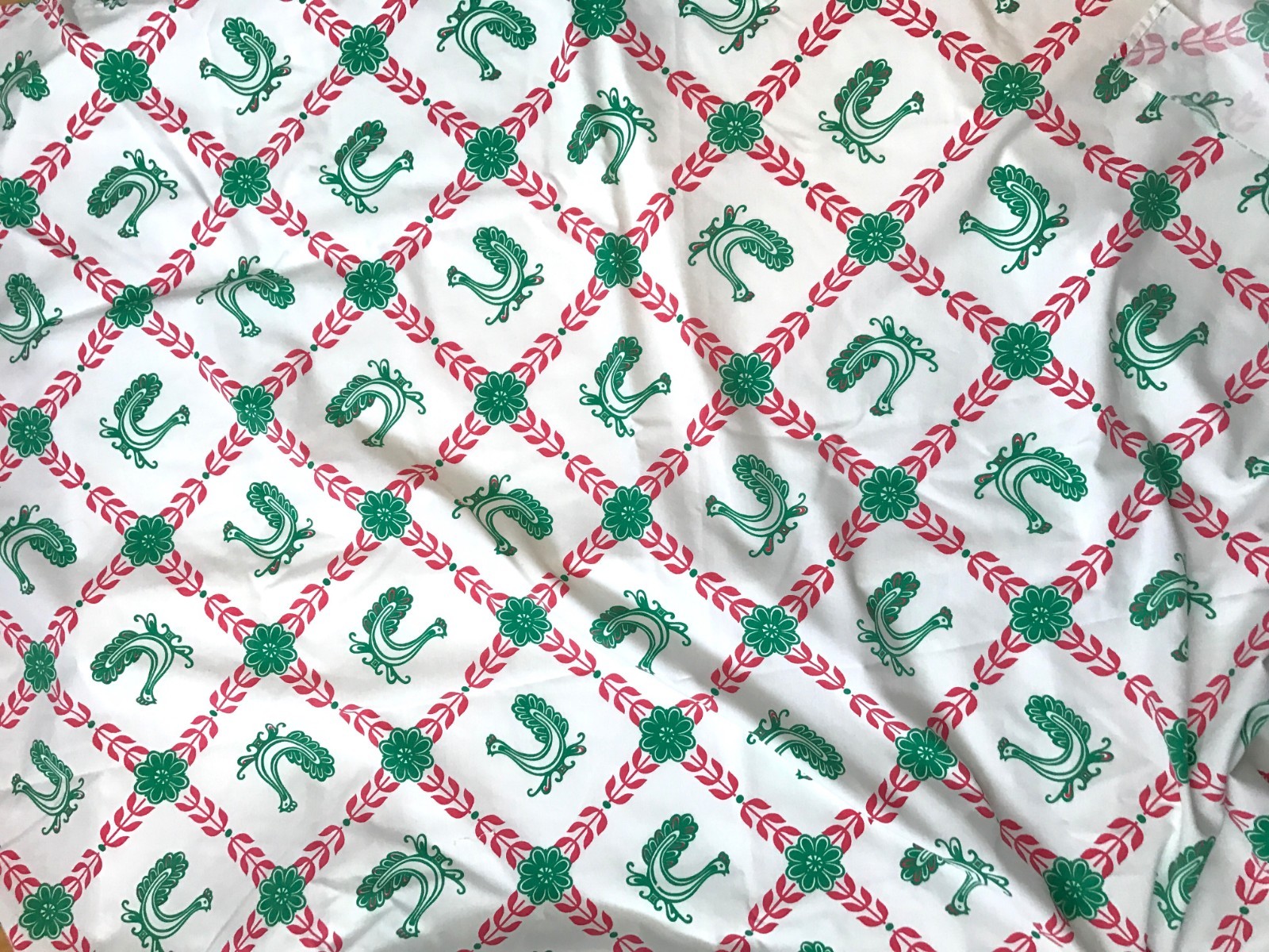 Vintage Novelty Print/Home Dec Fabric Red/Green Chickens Roosters Klopman Mills