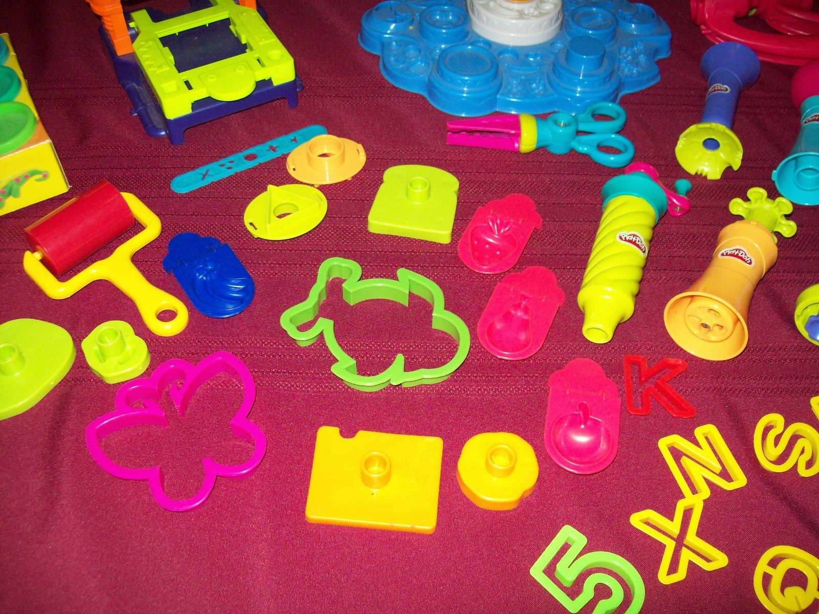 Large Lot of Playdoh Toys Presses Playsets Cutters Rollers Scissors Cans of Doh