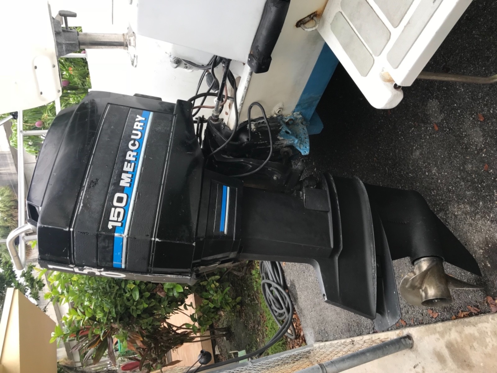 21’ DECK BOAT