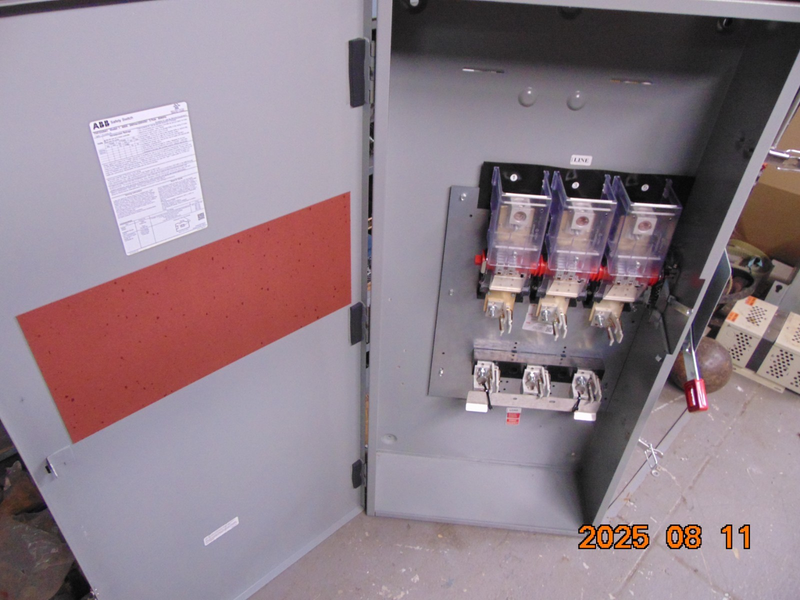 NEW ABB THF3325A1 HD SAFETY SWITCH 400A 240V 3P FUSIBLE DISCONNECT *SCRATCHED*