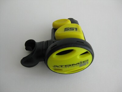 Atomic Aquatics SS1 integrated safe second and power inflator yellow