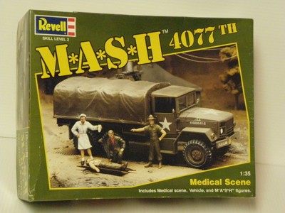 Revell 4820 1/35 MASH 4077th MEDICAL SCENE OPEN/FSI