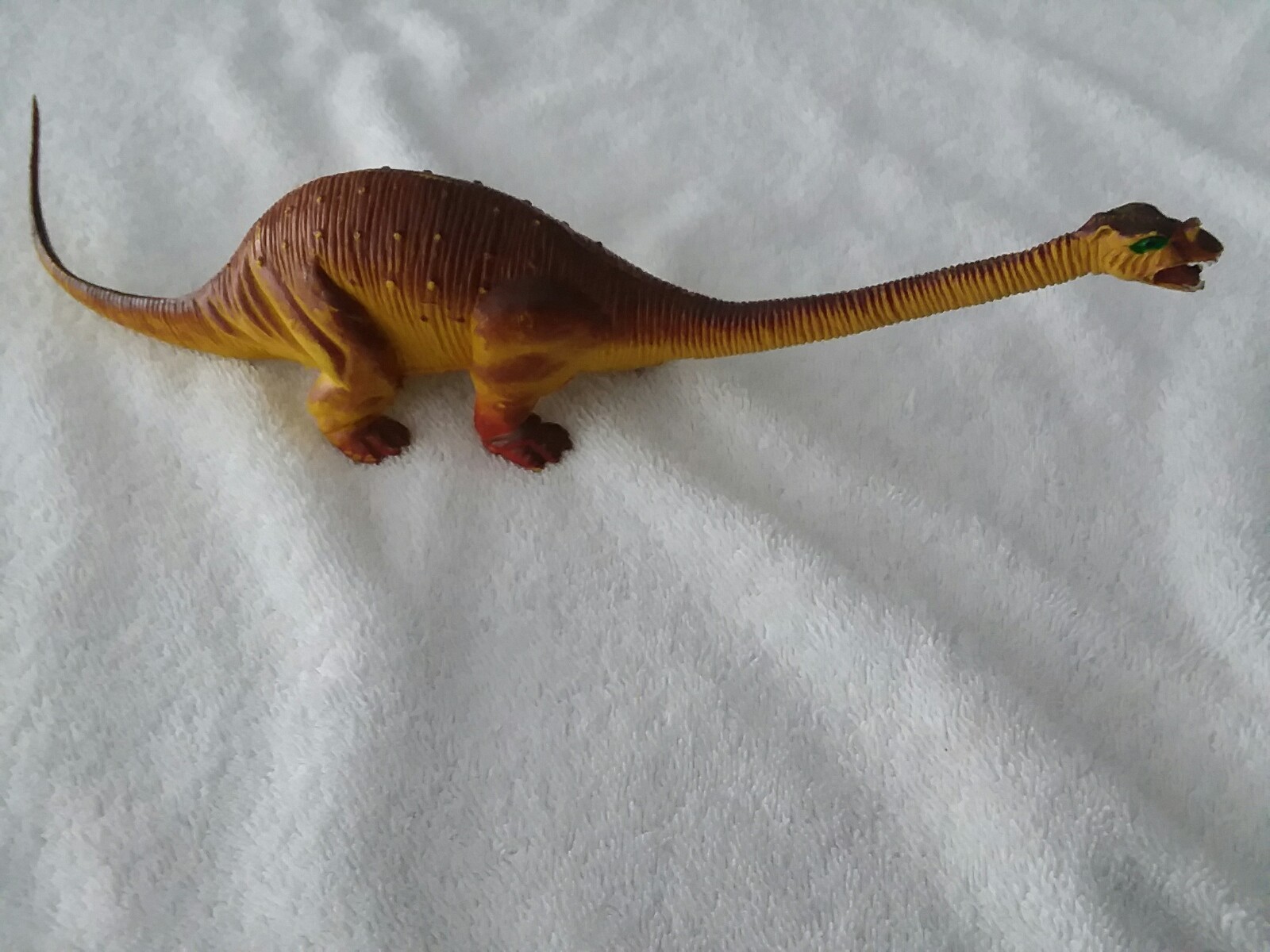 Vintage rubber dinosaurs 5 from China in 80's and 2 hasbro 1996 up to 14 in long