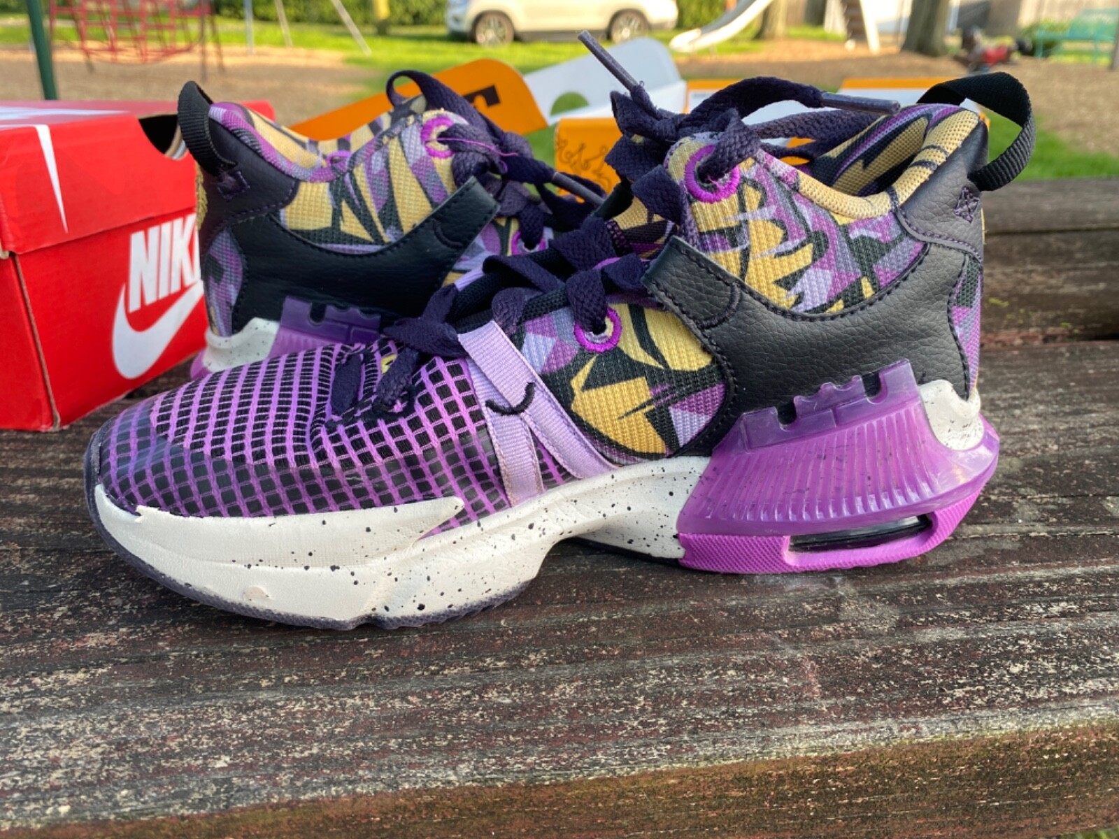 送料無料 新品未使用 Nike LeBron Witness 27センチ紫 Amazon.com | Nike Lebron Witness VII Mens Basketball