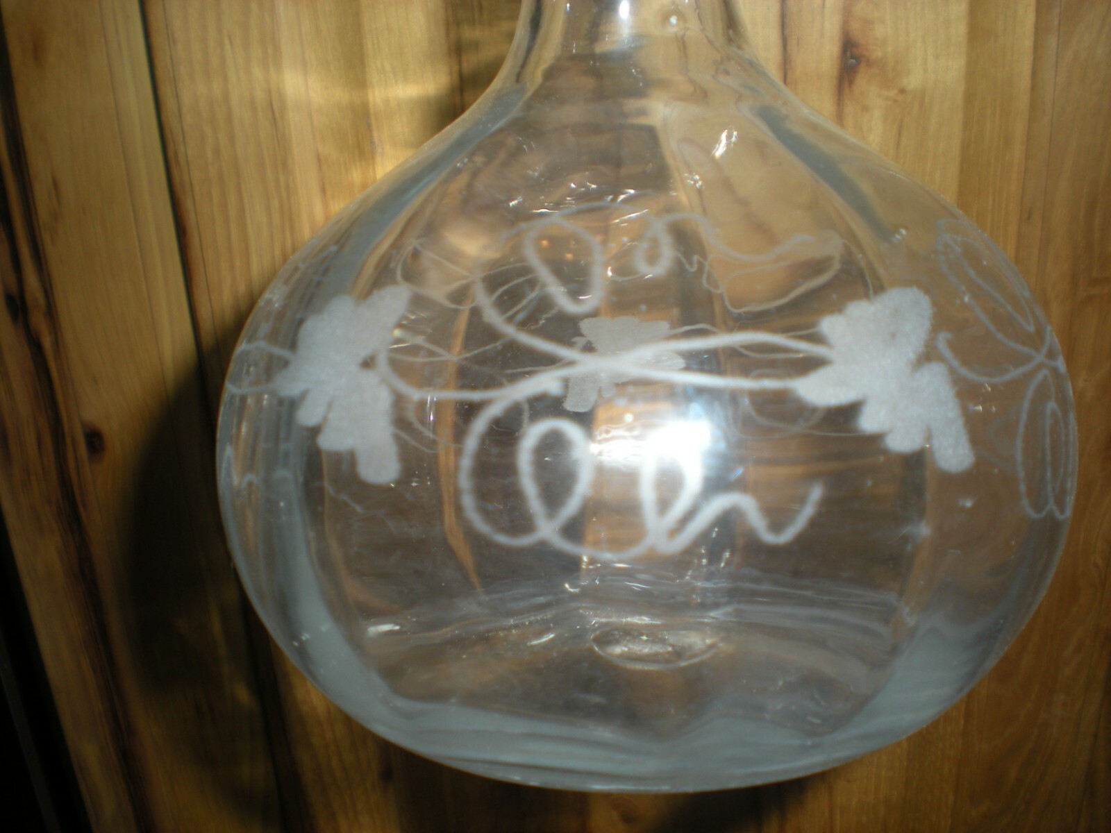 Etched(Grape Vine)Glass Brandy/Wine Decanter with Ground Stopper 11