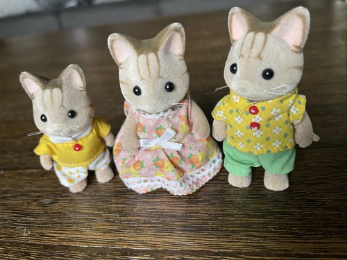 NEW Sylvanian Families Latte Cat Family & Silk Cat Family