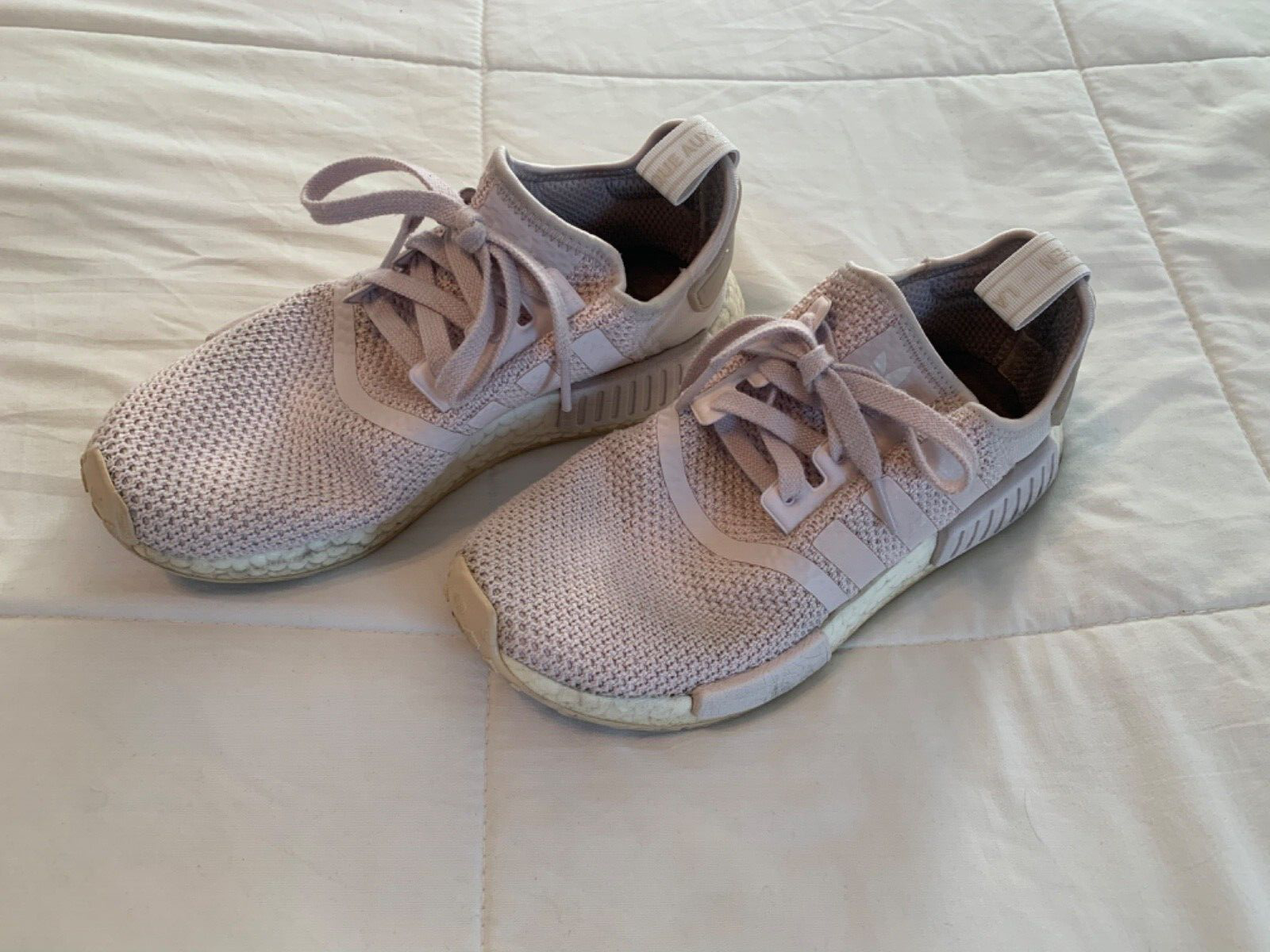 Women's nmd r1 casual shoes orchid tint/collegiate navy cheap