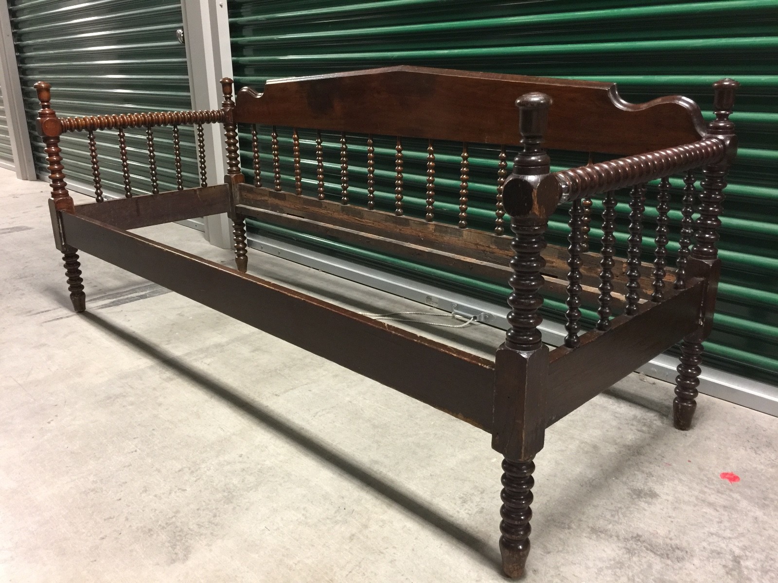 Vintage Jenny Lind Spool Daybed 1940’s