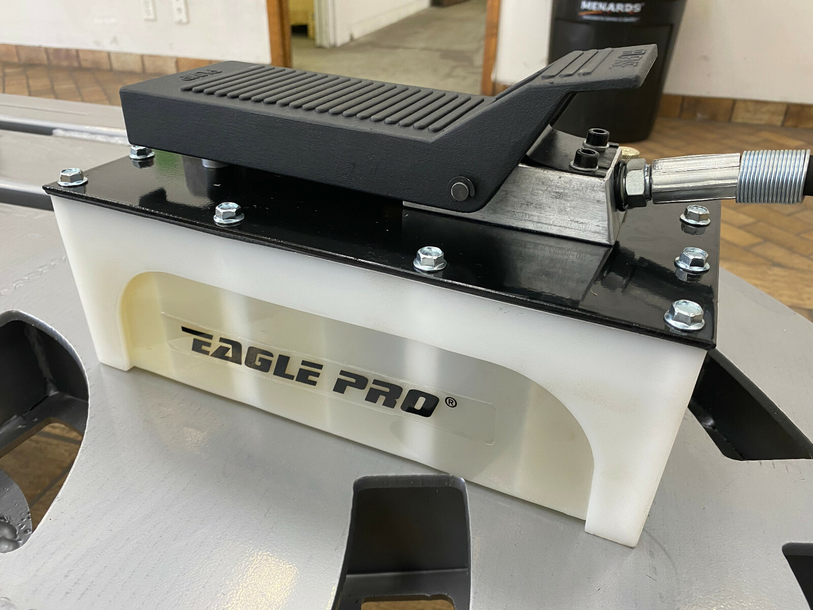 Eagle Pro Air Hydraulic Foot Pump 10,000 PSI Foot Pedal Frame Machine Press