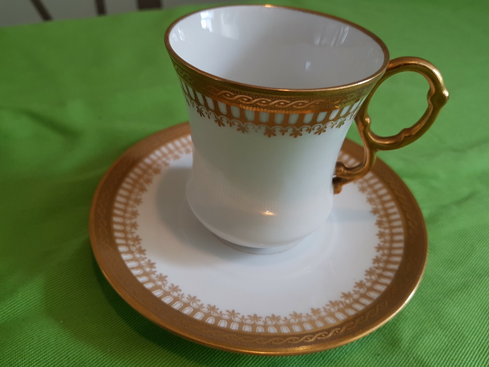 Limgoes Bernardaud china 110pc set B&C France. Gold Trim.