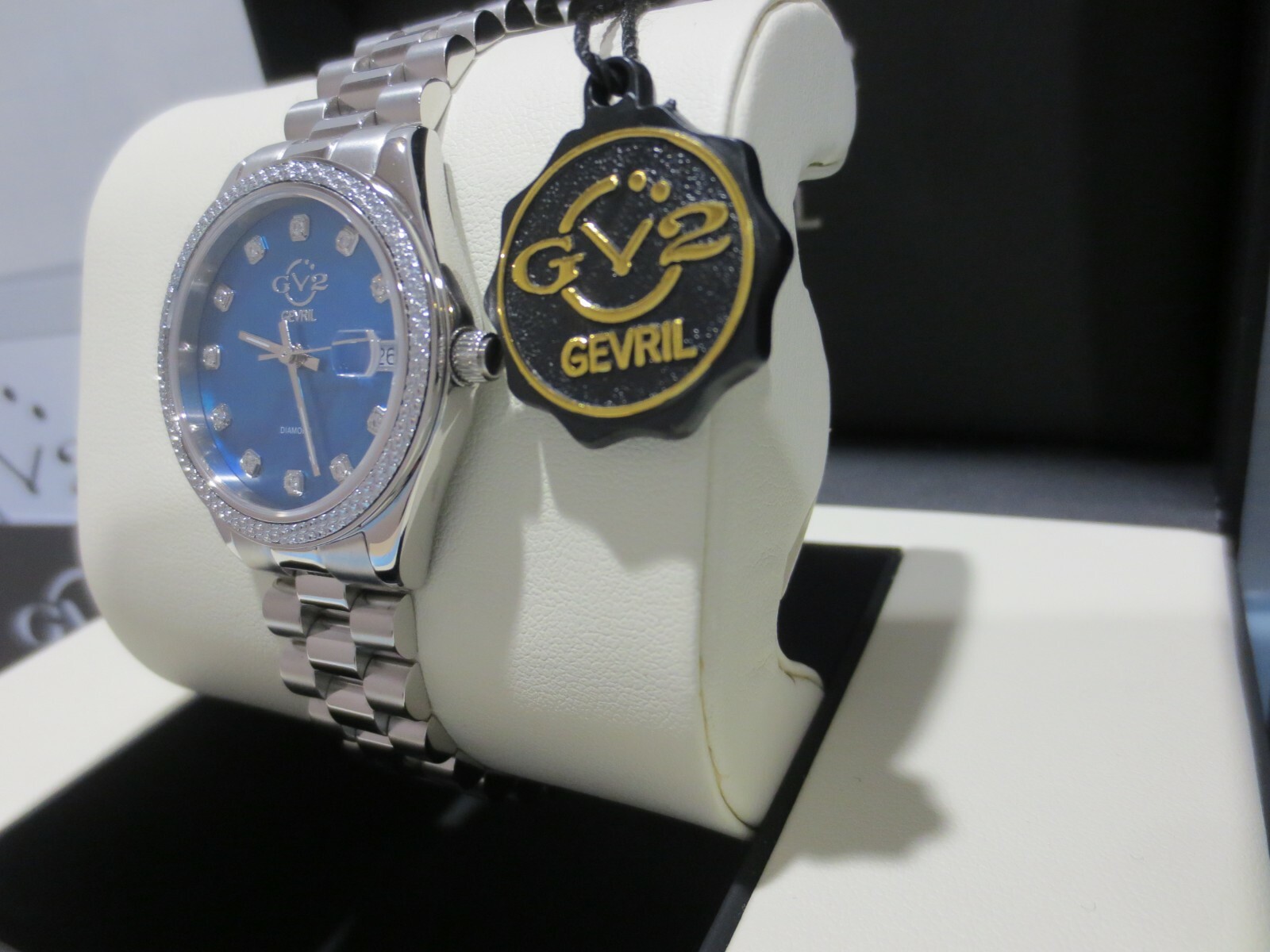 Pre-owned Gv2 By Gevril Women's 12429b Turin Diamond Mop Dial Swiss Quartz Steel Watch