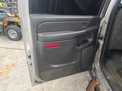 2004-2007 Chevy Silverado 2500 Driver Rear Door Trim Panel IC 69D