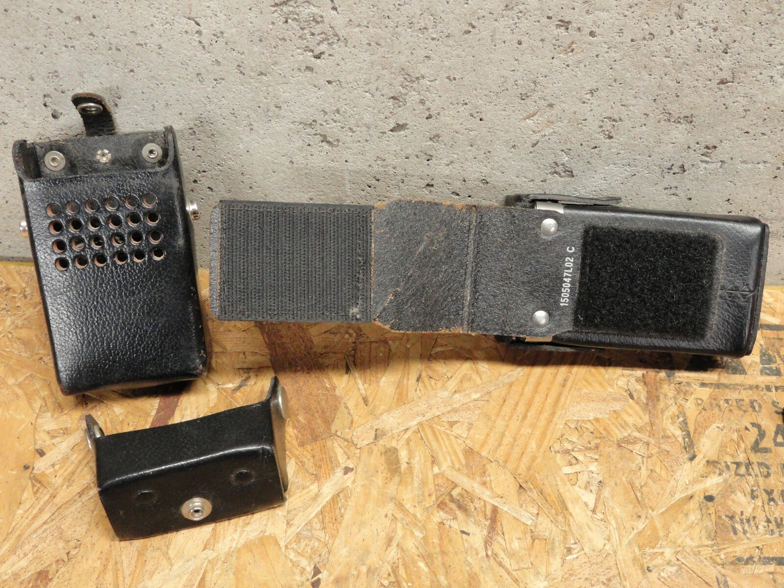 Motorola 1505047L02 C & Leathersmith Amish Leather Carrying Case Holder Holster