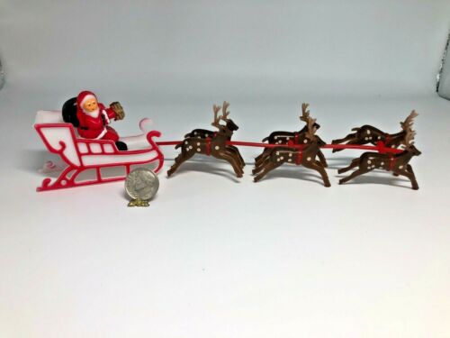 Dollhouse Miniature Vint. Santa in Sleigh Pulled by 6 Reindeers Molded Plastic 