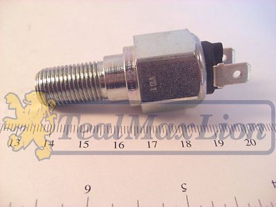 Contacteur de Feu Stop Peugeot D4A 403 404 >M1968 J7 sauf disques double circuit
