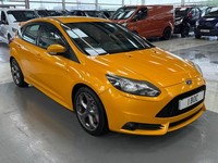 2013 Ford Focus 2.0T EcoBoost ST-2 Euro 5 (s/s) 5dr HATCHBACK Petrol Manual