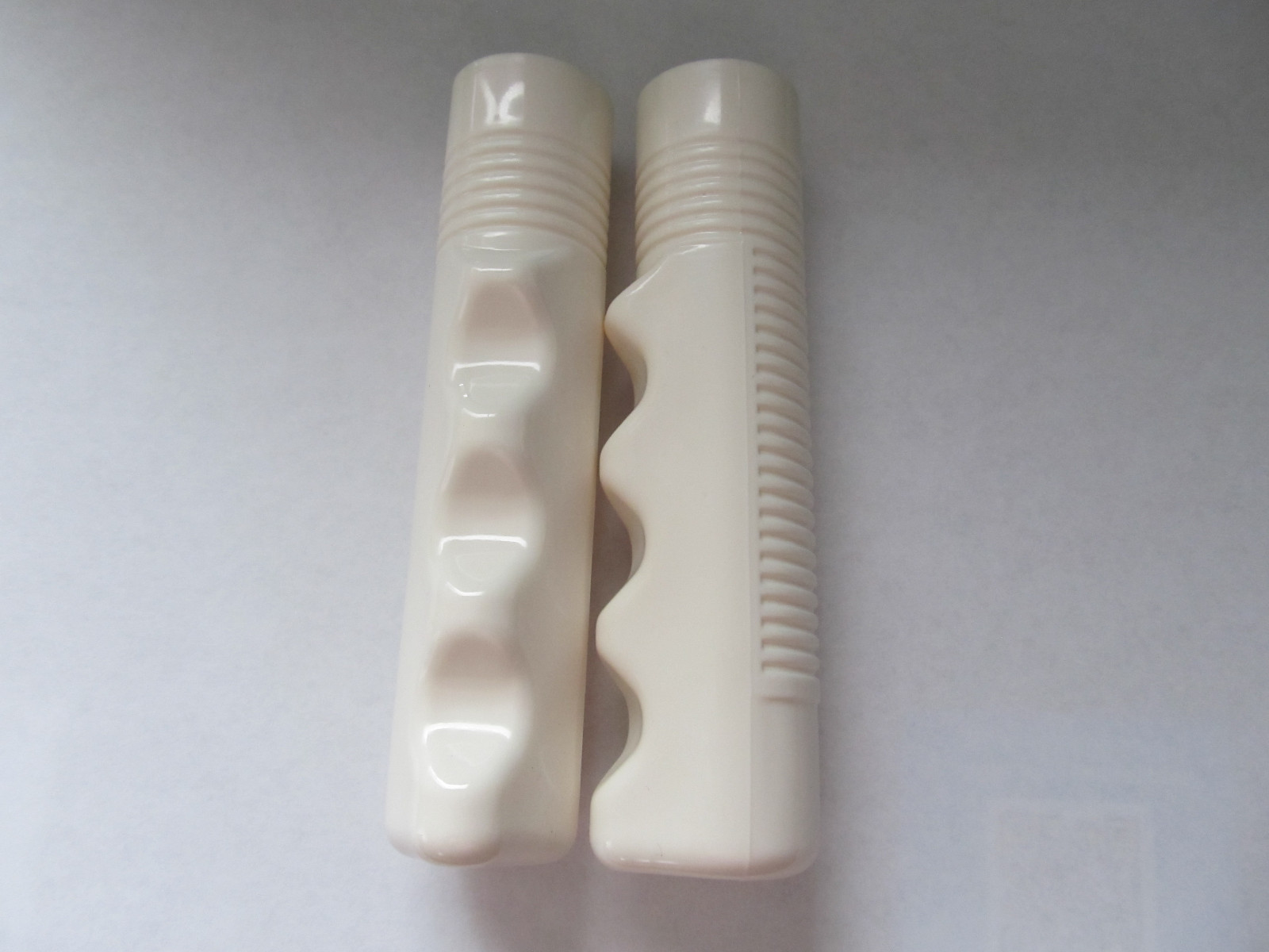 Vintage Antique Bicycle Tricycle WHITE Handle Bar Grips 1/2 x 3 1/8 Toys Sleds