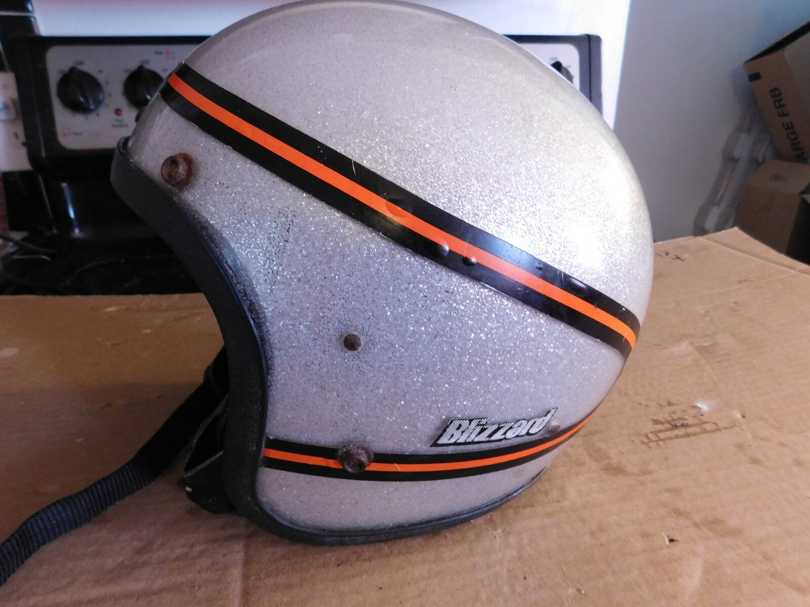 VINTAGE SKI-DOO BLIZZARD SILVER METAL FLAKE SNOWMOBILE HELMET
