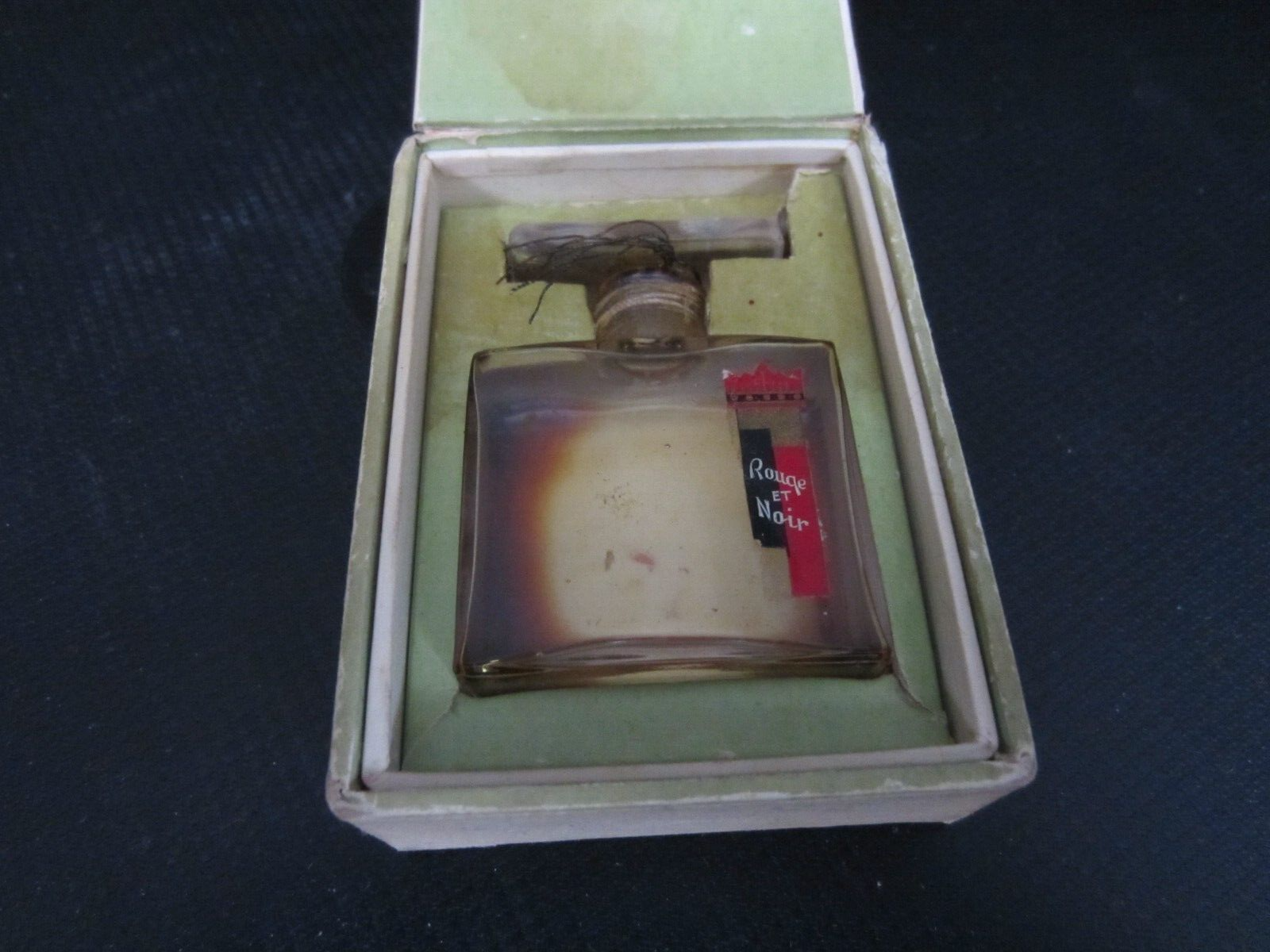 Le Parfum de Rouge et Noir ～Senna Kashiw Tobacco Rouge by Pendora Scents - Men Perfume - EDP 100 ml
