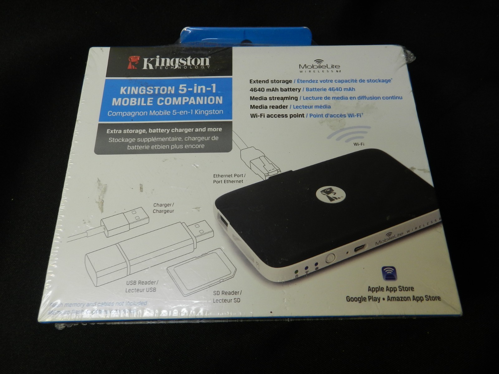 Kingston Mobile Companion 5 in 1 - USB Reader - 4640 mAh battery w/ 8 GB SD Card