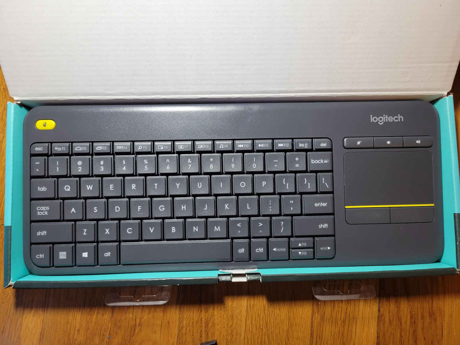 Logitech MEDIA K400 Plus keyboard Wireless Original Box Receiver Dongle