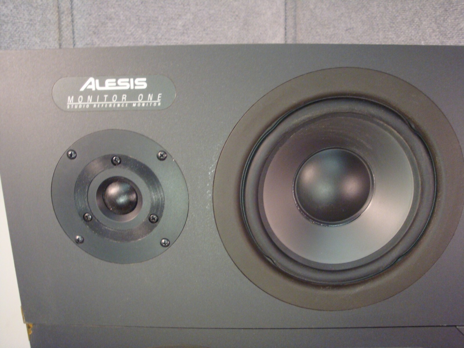 Alesis Monitor One Studio Monitor 2-Way Speaker Pair