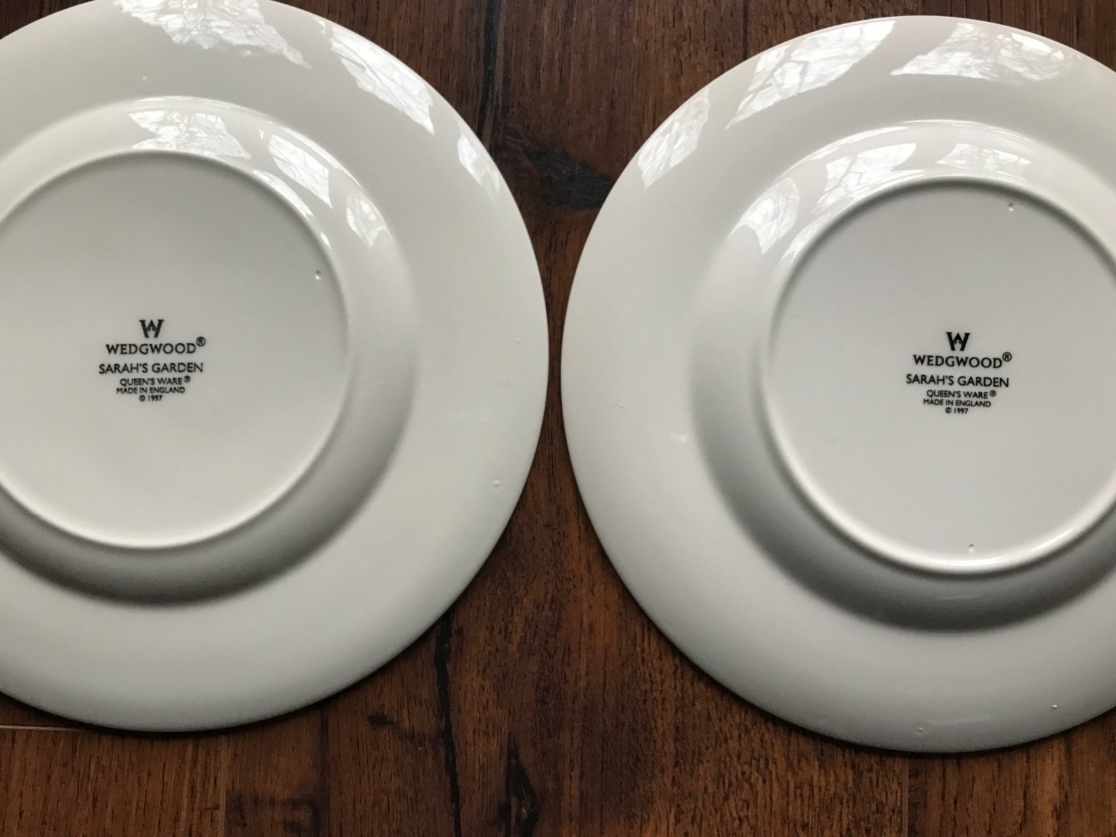 1977 Queen's Ware Wedgwood SARAH'S GARDEN Plate / 8 1/4