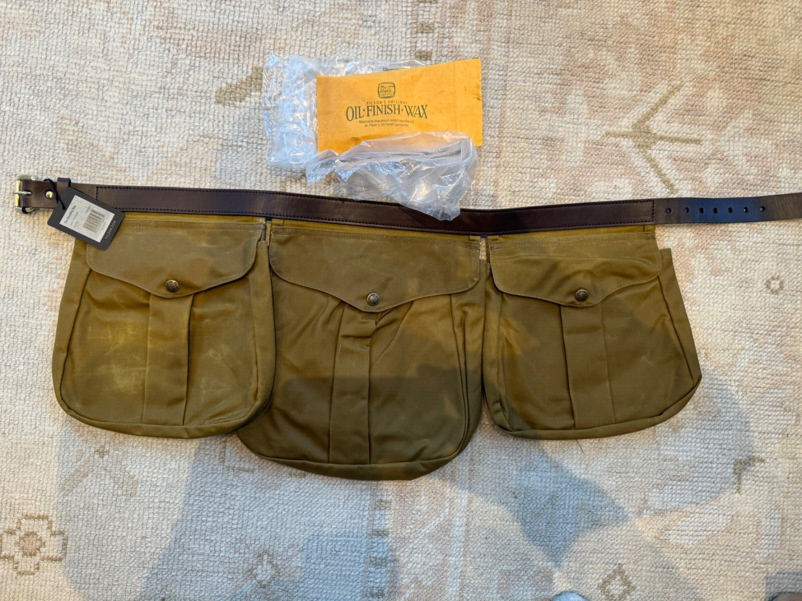 Filson Rugged Tin Shooting Bag Size Small Discontinued Brand Filson Rugged Tin Shooting Bag Size Small Discontinued Brand