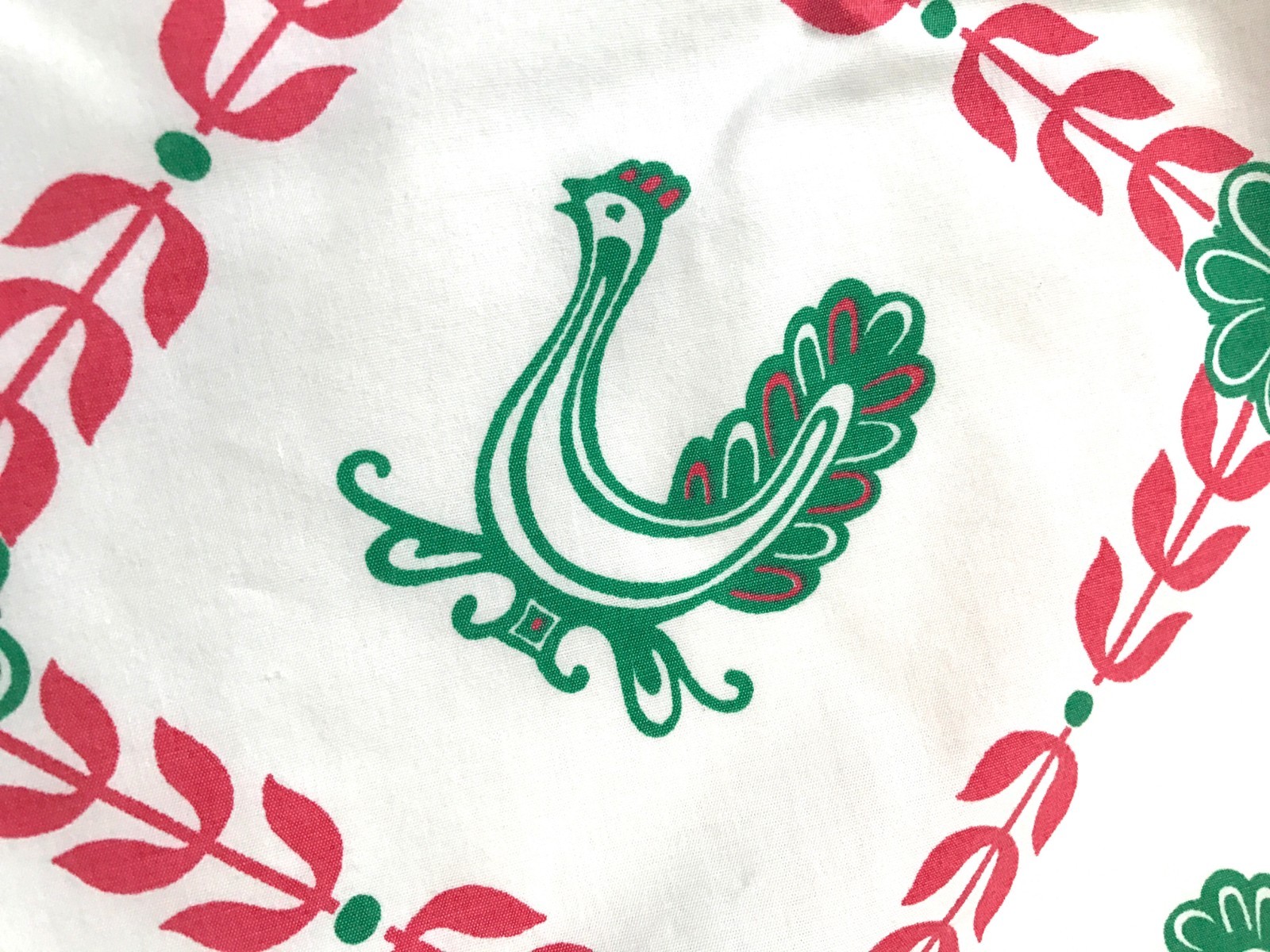 Vintage Novelty Print/Home Dec Fabric Red/Green Chickens Roosters Klopman Mills
