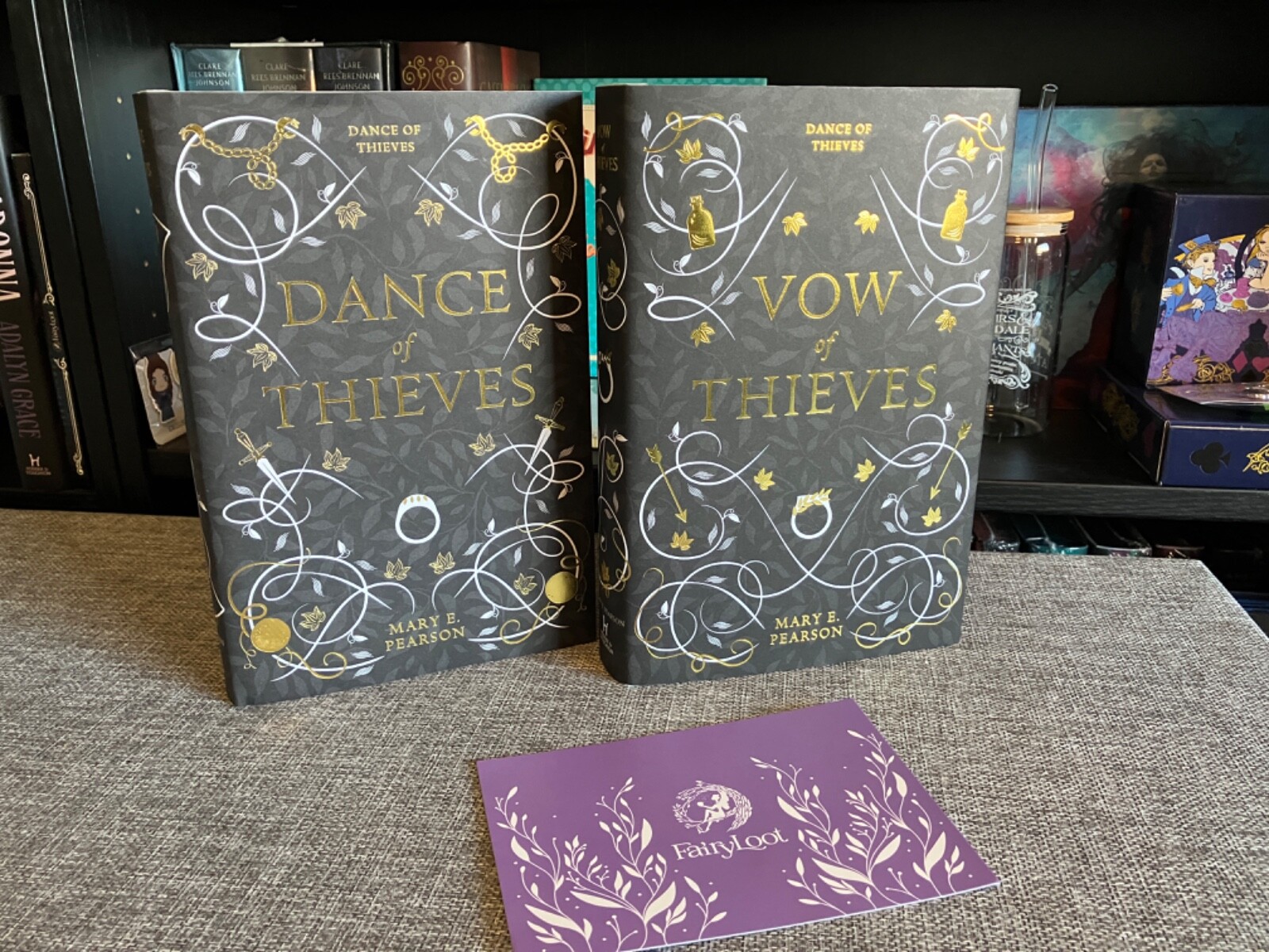 These Hollow Vows 2冊セットFairyloot Fairyloot LOVESTRUCK August 2021 Full Box THESE HOLLOW VOWS